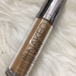 UD Naked skin shade: 4.0